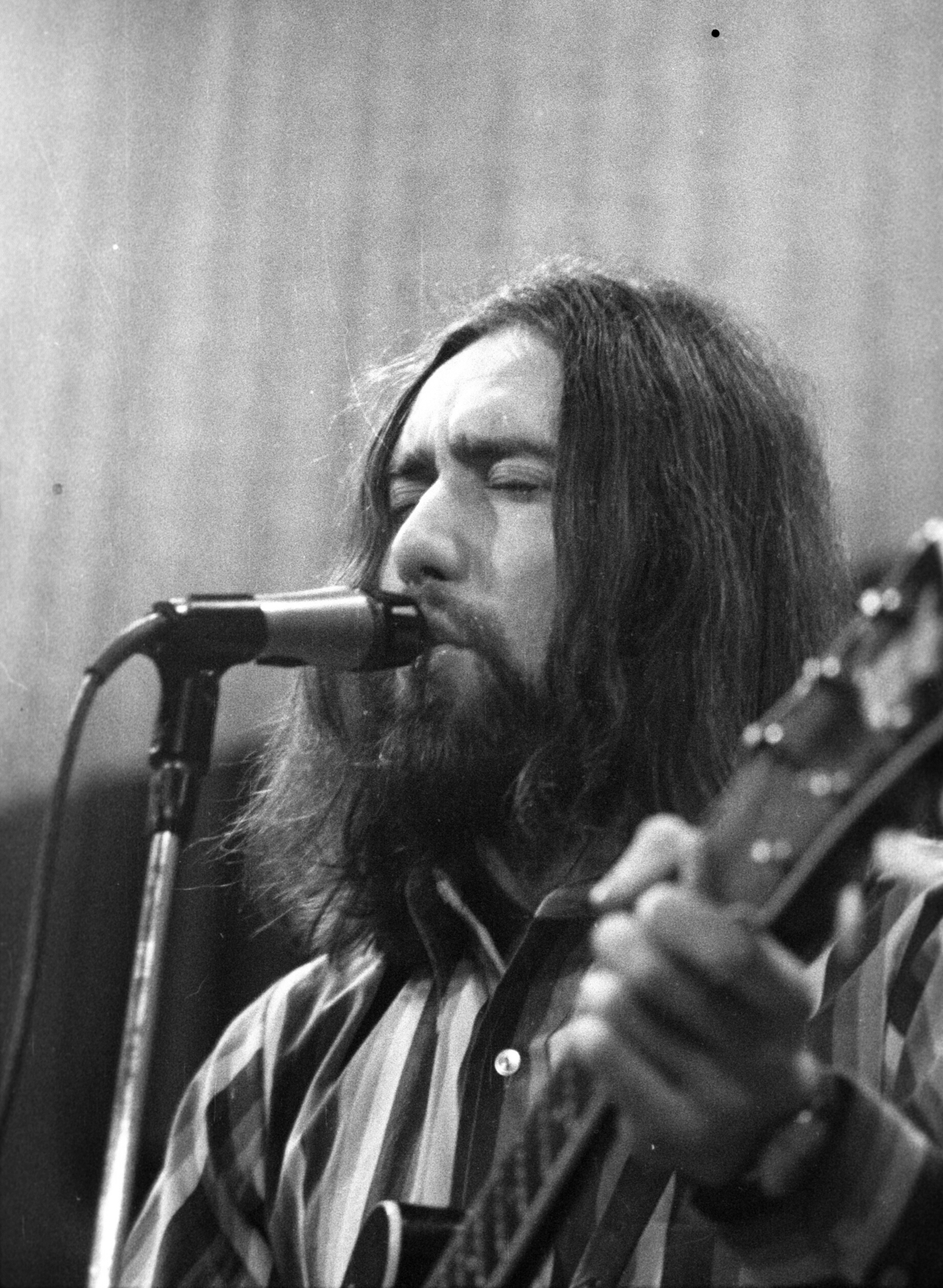 Hungary, Nyíregyháza, Móricz Zsigmond Színház, Victor Máté., 1972, Erky-Nagy Tibor, microphone, guitar, singing, Fortepan #76774