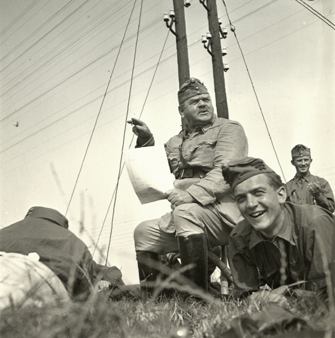 1941, Klenner Aladár, soldier, gesture, Fortepan #76872