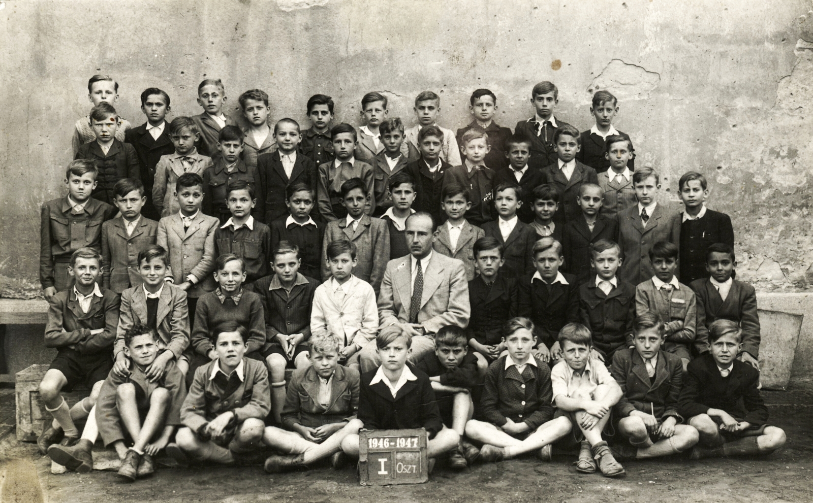Hungary, Budapest VIII., Győrffy István (Kendeffy) utca 12., korábban X. kerületi Tisztviselőtepi Gimnázium, ekkor Széchenyi István Gimnázium., 1947, Klenner Aladár, class photo, Budapest, Fortepan #76910