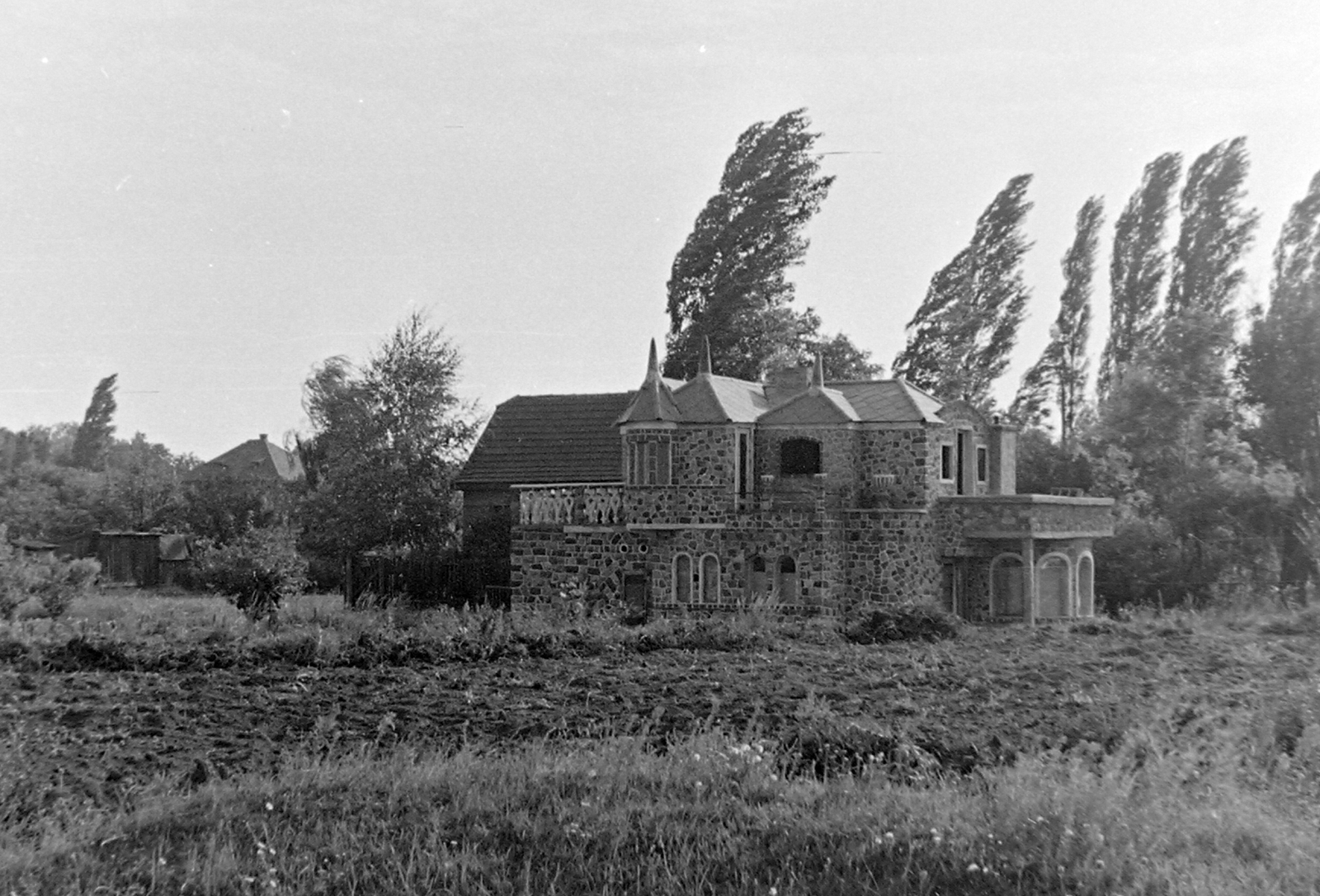 Hungary, Göd, Felsőgöd (ekkor önálló, ma a város része), a felvétel a Pesti út és a mai Új utca közötti területen készült., 1957, Fortepan, building, Fortepan #7697