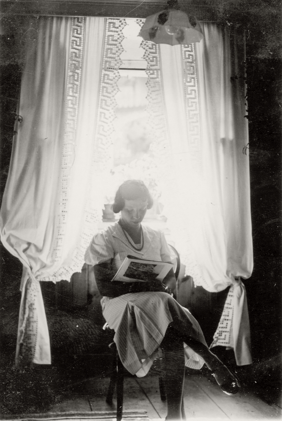 1929, Fortepan, olvasás, függöny, ablak, ellenfény, Fortepan #77049