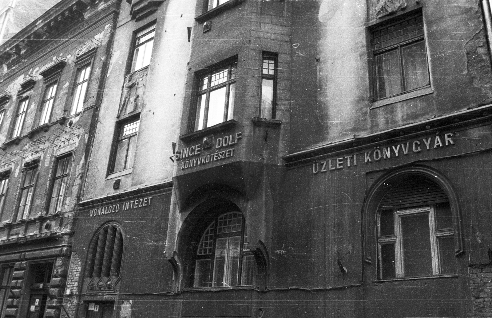Hungary, Budapest VI., Dessewffy utca 6. és 4., 1989, tm, building, enclosed balcony, Budapest, bookbinder, Fortepan #77415