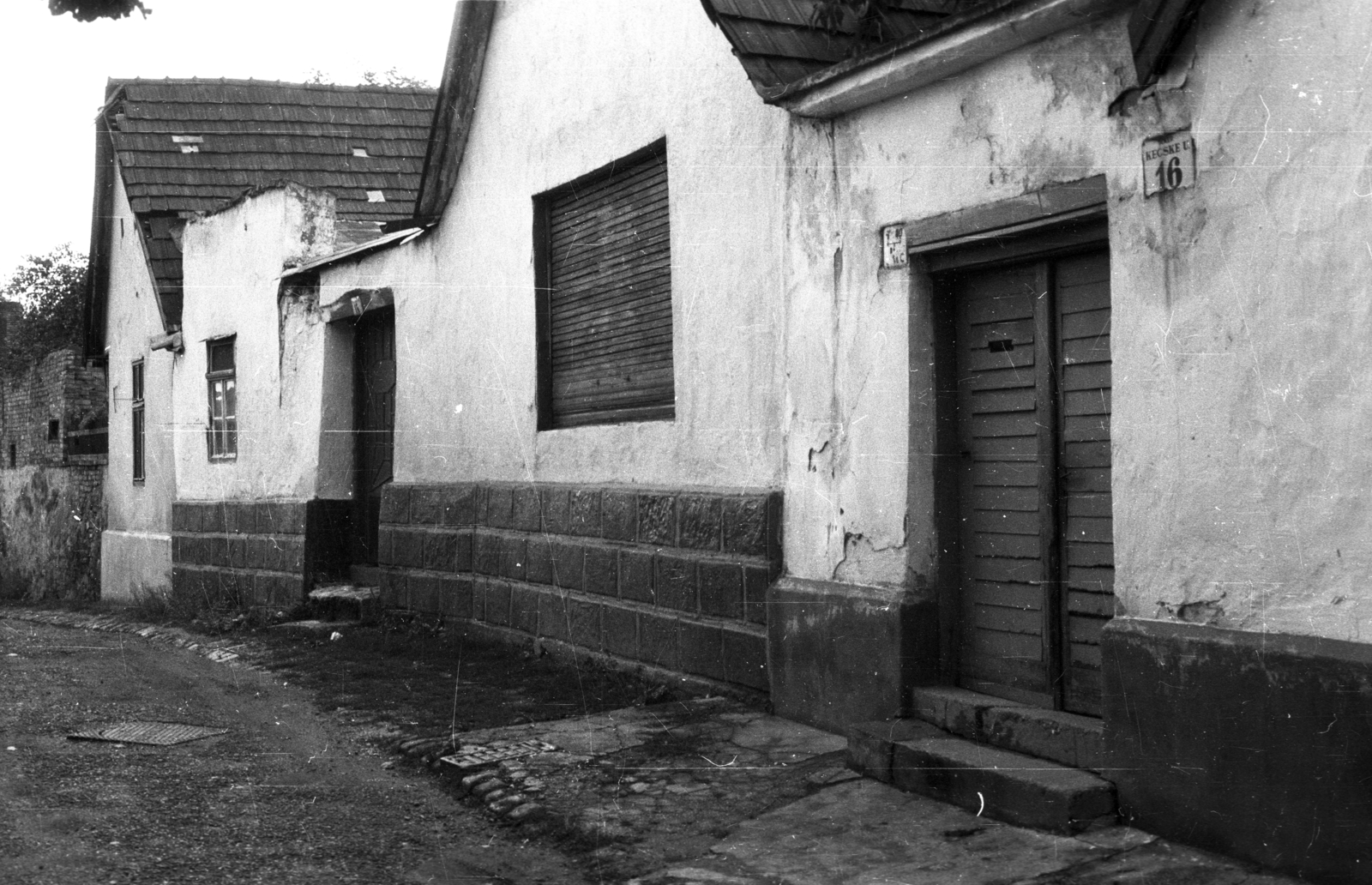 Hungary, Budapest III., Kecske utca., 1989, tm, Budapest, house, house number sign, gate, shutter, Fortepan #77499