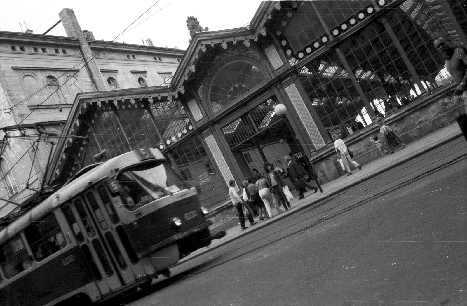 Czech Republik, Prague, Havlíčkova ulice, Masaryk pályaudvar., 1990, tm, Czechoslovakia, Tatra-brand, tram, train station, Antonín Jüngling-design, public transport line number, Fortepan #77509