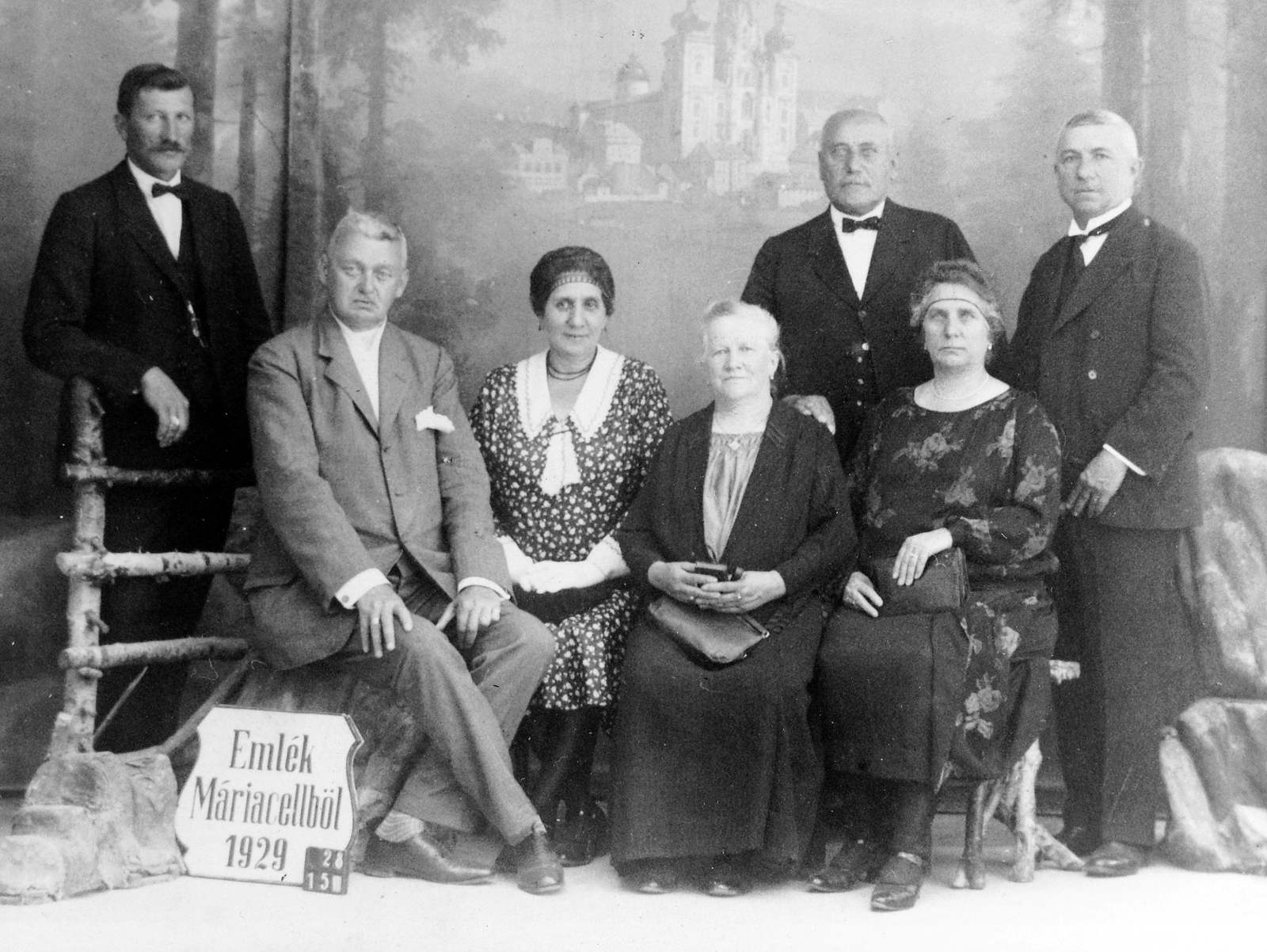 Austria, Mariazell, emlékfotó Máriacellből, 1929, Fortepan, studio, old person, tableau, label, Fortepan #7763