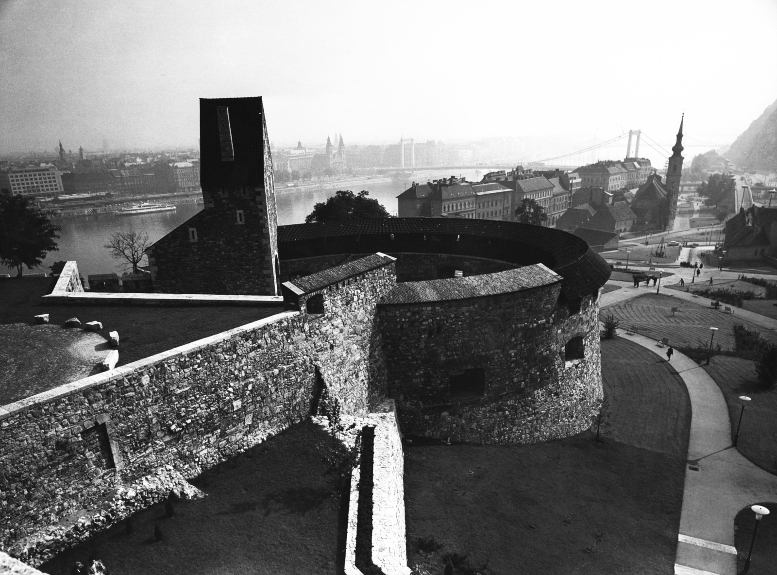 Hungary, Budapest I., a Déli nagy rondella és kaputornya, bal oldalon a Magas ágyúállás., 1970, Simon Gyula, Budapest, Fortepan #77654