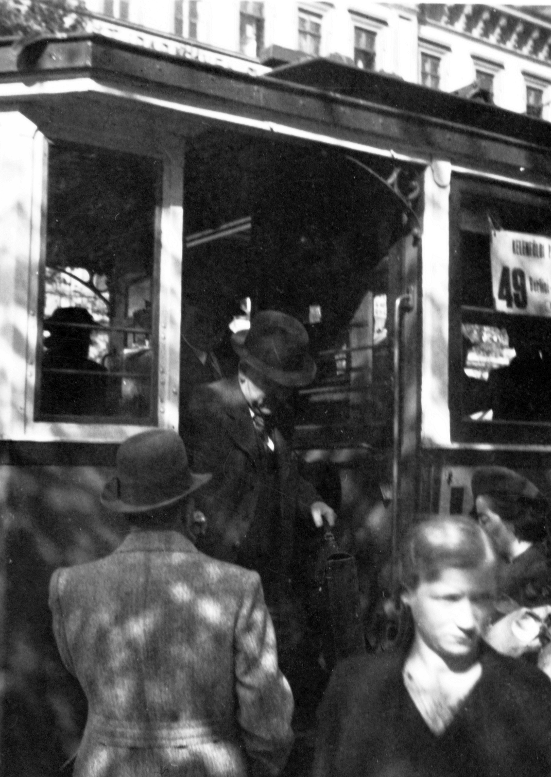 Hungary, Budapest V.,Budapest VI., Bajcsy-Zsilinszky út (Vilmos császár út), a villamos mögött a 16. számú ház látszik., 1940, Lukács Zsolt, genre painting, tram, Budapest, public transport line number, Fortepan #77675