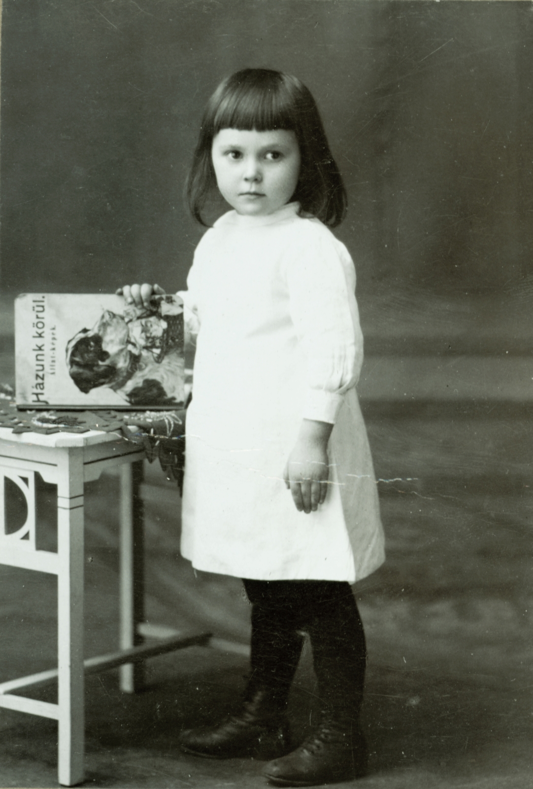 1926, Lukács Zsolt, girl, hairdo, frou frou, storybook, Fortepan #77686