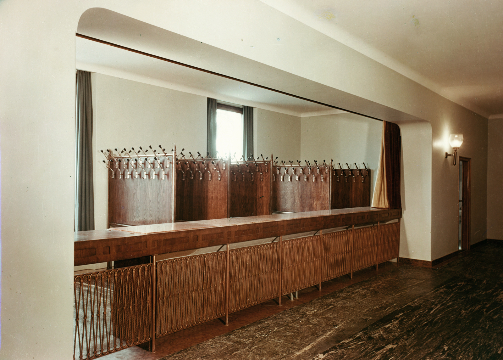 Hungary, Nyíregyháza, Móricz Zsigmond Színház., 1960, Fülöp Imre, colorful, cloakroom, Fortepan #77718