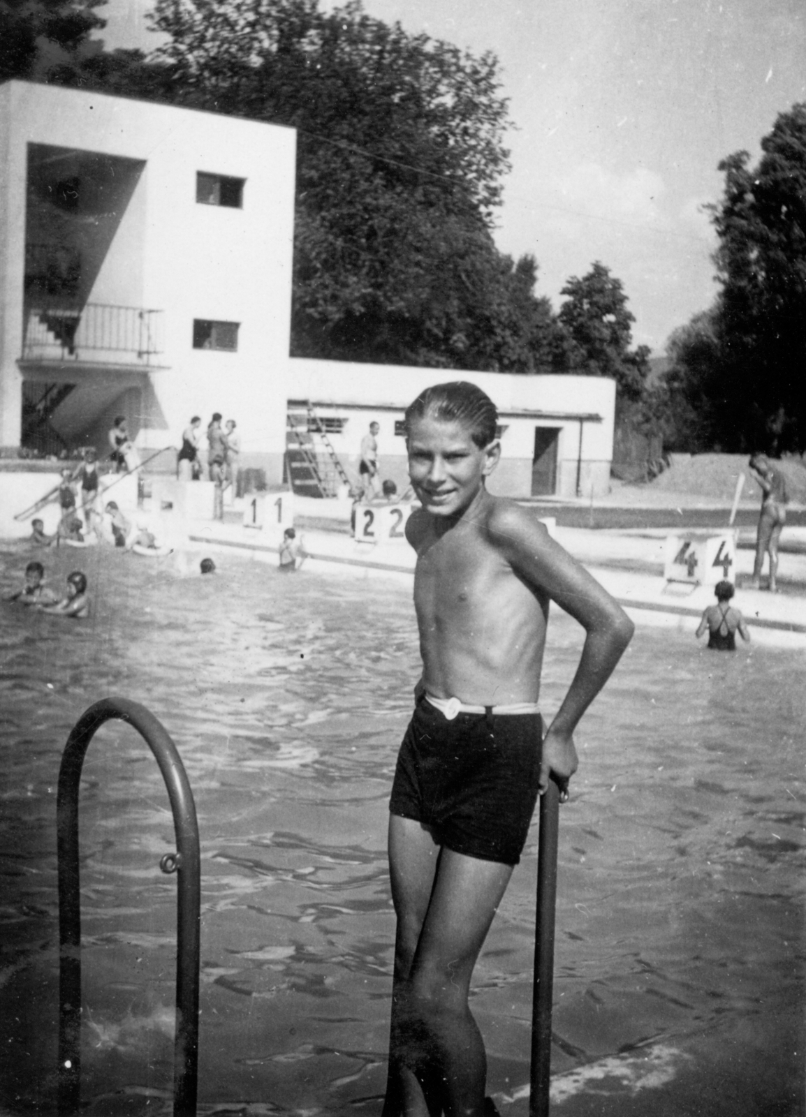 Ukraine,Zakarpattia Oblast, Uzhgorod, strandfürdő., 1935, Plesovszki Ákos, Czechoslovakia, swimming pool, pool stairs, starting block, Fortepan #77751