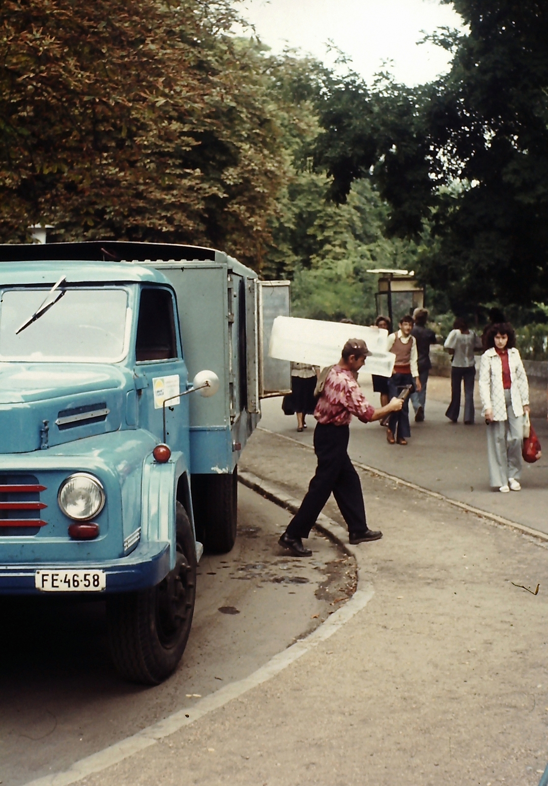 Hungary, Margit Islands, Budapest, a Casino közelében., 1975, Ed Sijmons, colorful, Hungarian brand, commercial vehicle, Csepel-brand, number plate, Csepel D450, ice delivery, extinct crafts, Fortepan #77813