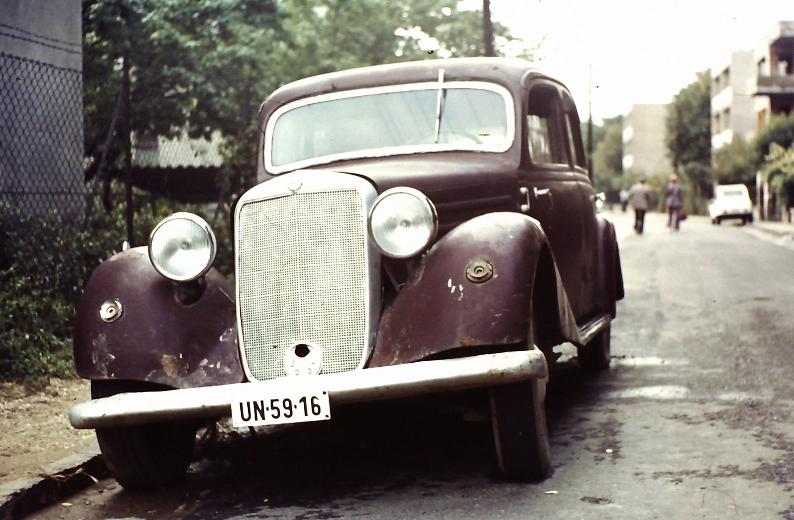 Hungary, Budapest XI., Köbölkút utca a Szüret utca felől nézve., 1975, Ed Sijmons, colorful, Mercedes-brand, automobile, Mercedes-Benz 170V, number plate, Budapest, Fortepan #77817