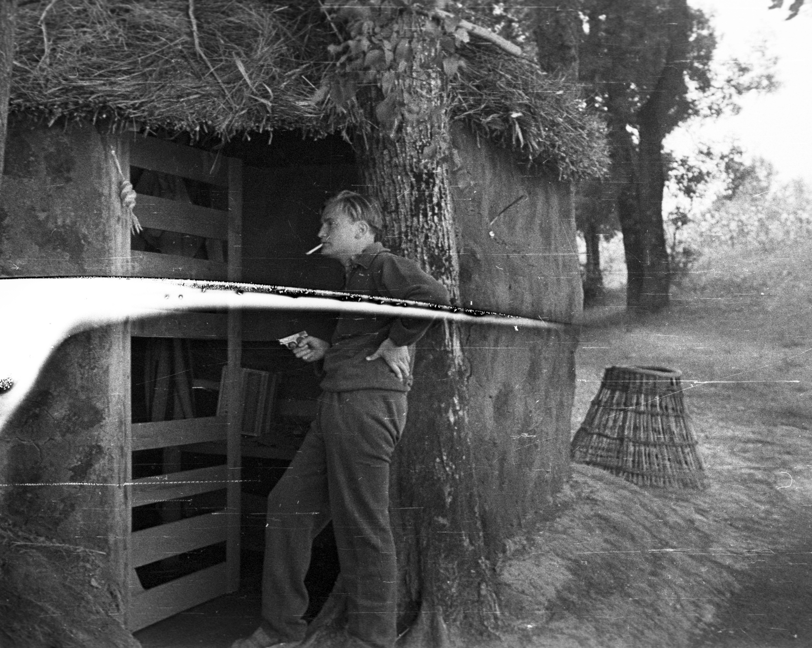 1937, Fortepan, portrait, smoking, fishing, man, thatched roof, erroneous photo, hovel, Fortepan #77860