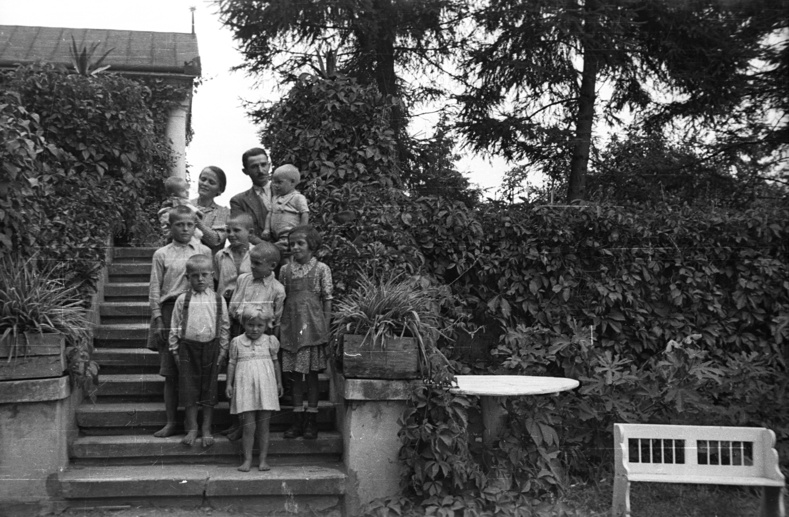 1937, Fortepan, tableau, stairs, summer, kids, man, woman, bench, table, garden furniture, Fortepan #77872