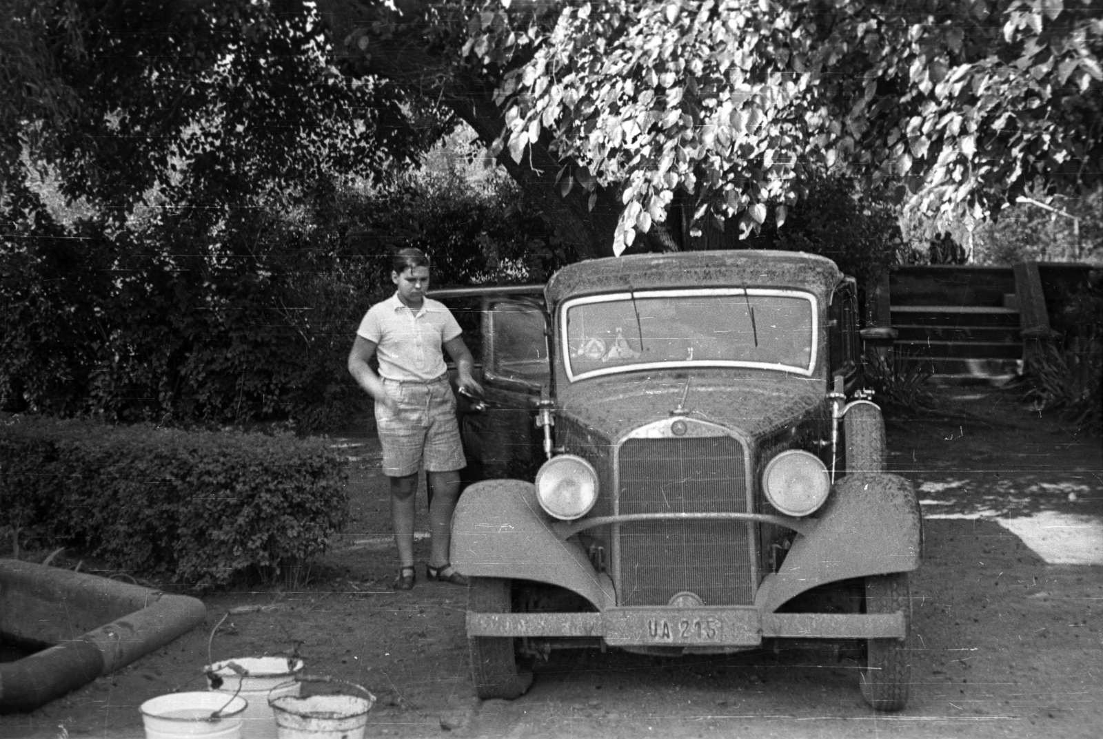 1937, Fortepan, portrait, Mercedes-brand, summer, boy, bucket, automobile, number plate, car wash, Fortepan #77873