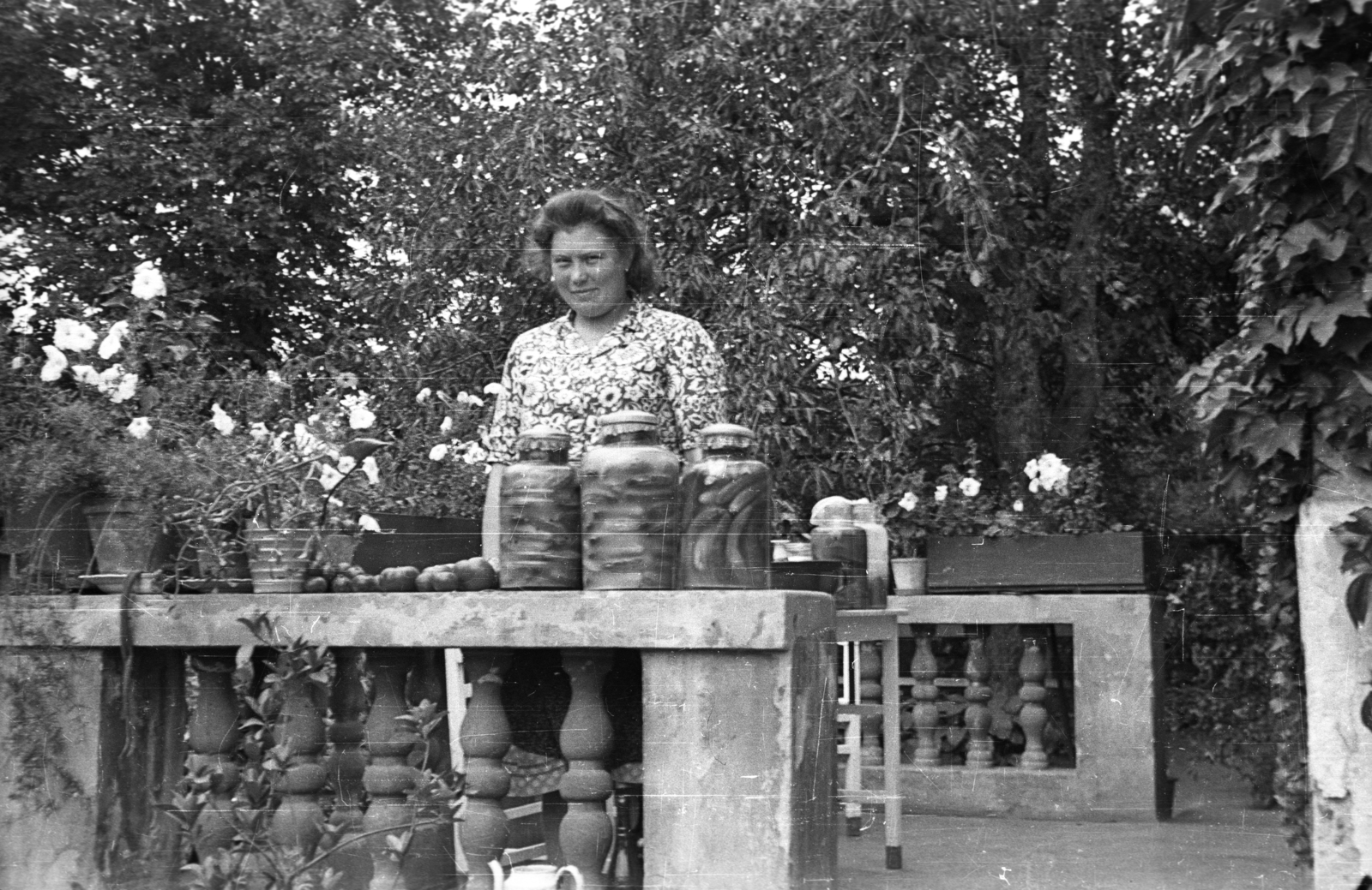 1937, Fortepan, portrait, terrace, flower, summer, table, lady, planter, pot, tomato, summer dresses, Fortepan #77877