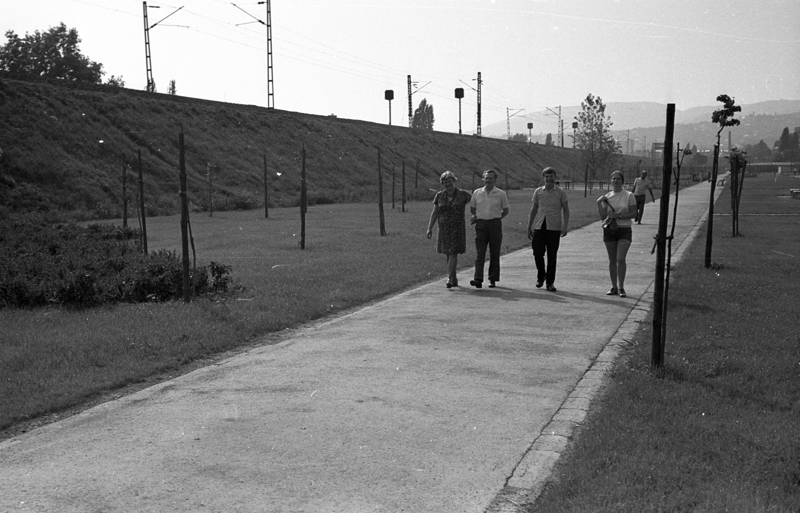 Hungary, Budapest XI., Hamzsabégi út a Fehérvári út irányából a Bartók Béla út felé nézve., 1974, Fortepan, Budapest, four-aspect blocksignal, Fortepan #77896