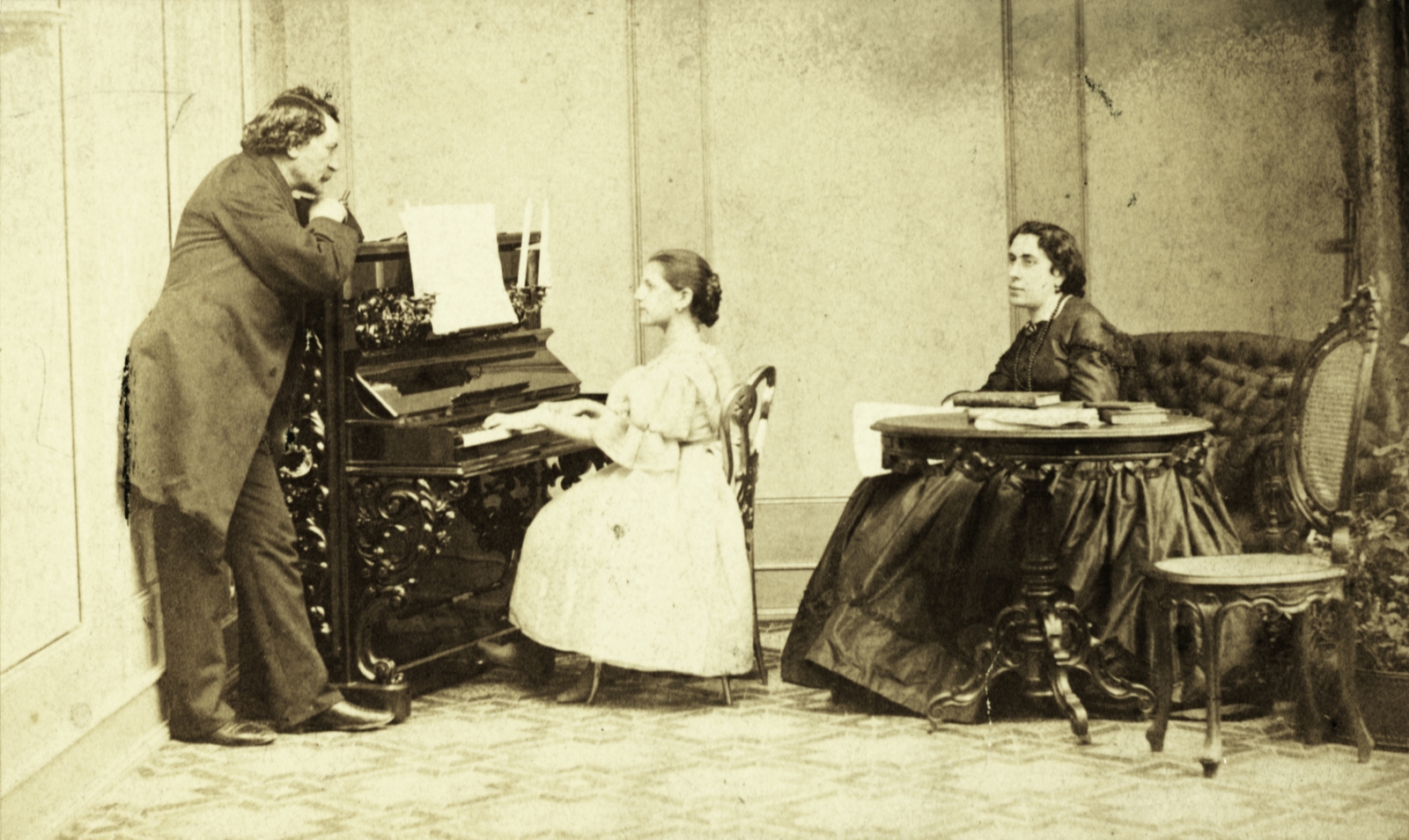 A felvétel az 1860-as években készült., 1900, Kiss Katalin, divat, hangszer, csoportkép, nők, enteriőr, zongora, férfi, Fortepan #77936