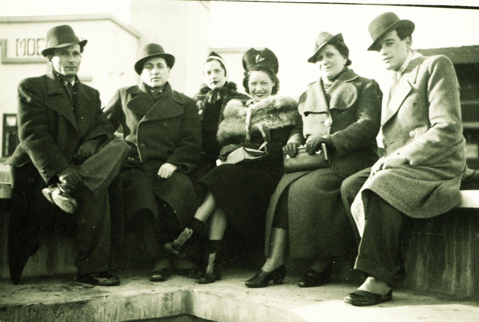 1939, Kiss Katalin, fashion, winter, tableau, smile, women, men, Fortepan #77943