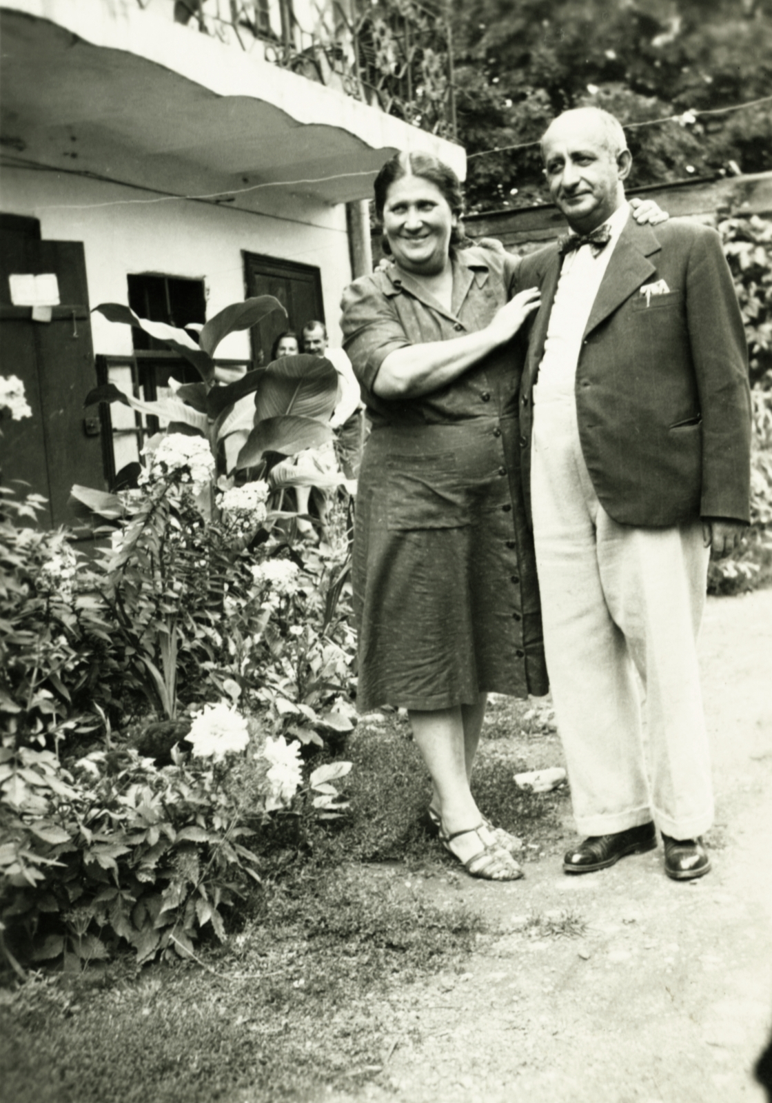 1939, Kiss Katalin, garden, yard, summer, man, woman, double portrait, Fortepan #77946