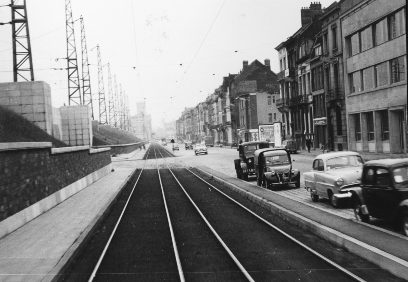 Belgium, Bruxelles, Rue du Progrès., 1958, Fülöp Imre, Kalocsai István, Citroën-brand, rails, Fortepan #77980