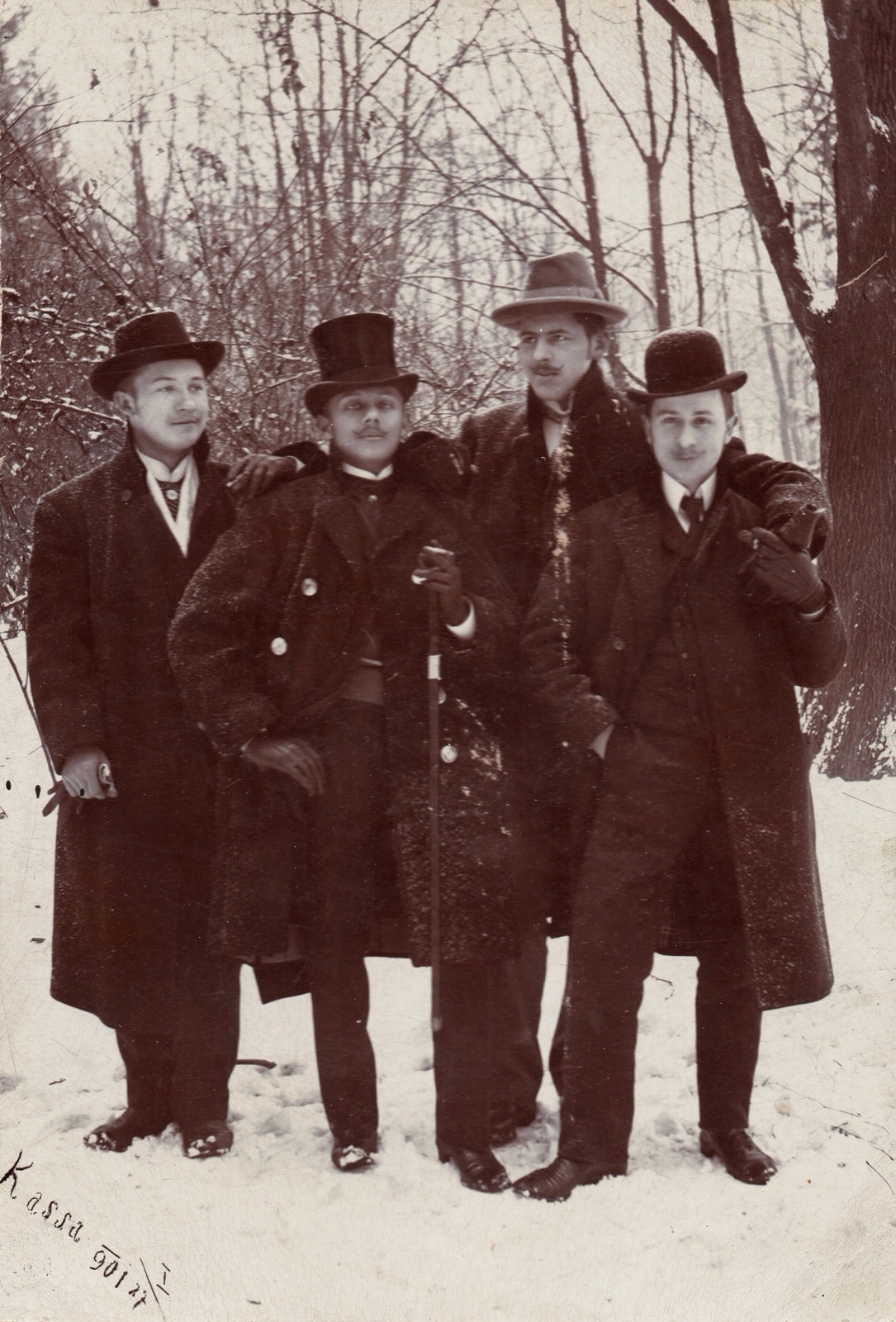 Szlovákia, Kassa, 1901, Nagy Beatrix Julianna, tél, hó, csoportkép, férfiak, cilinder, keménykalap, sétabot, Fortepan #78030