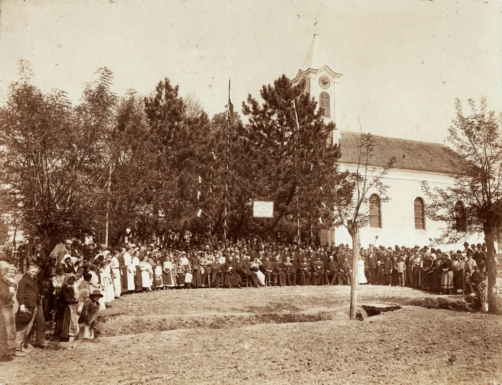 Magyarország, Magyarbóly, evangélikus templom., 1900, Nagy Beatrix Julianna, templom, csoportkép, ünnepség, sokaság, Fortepan #78031