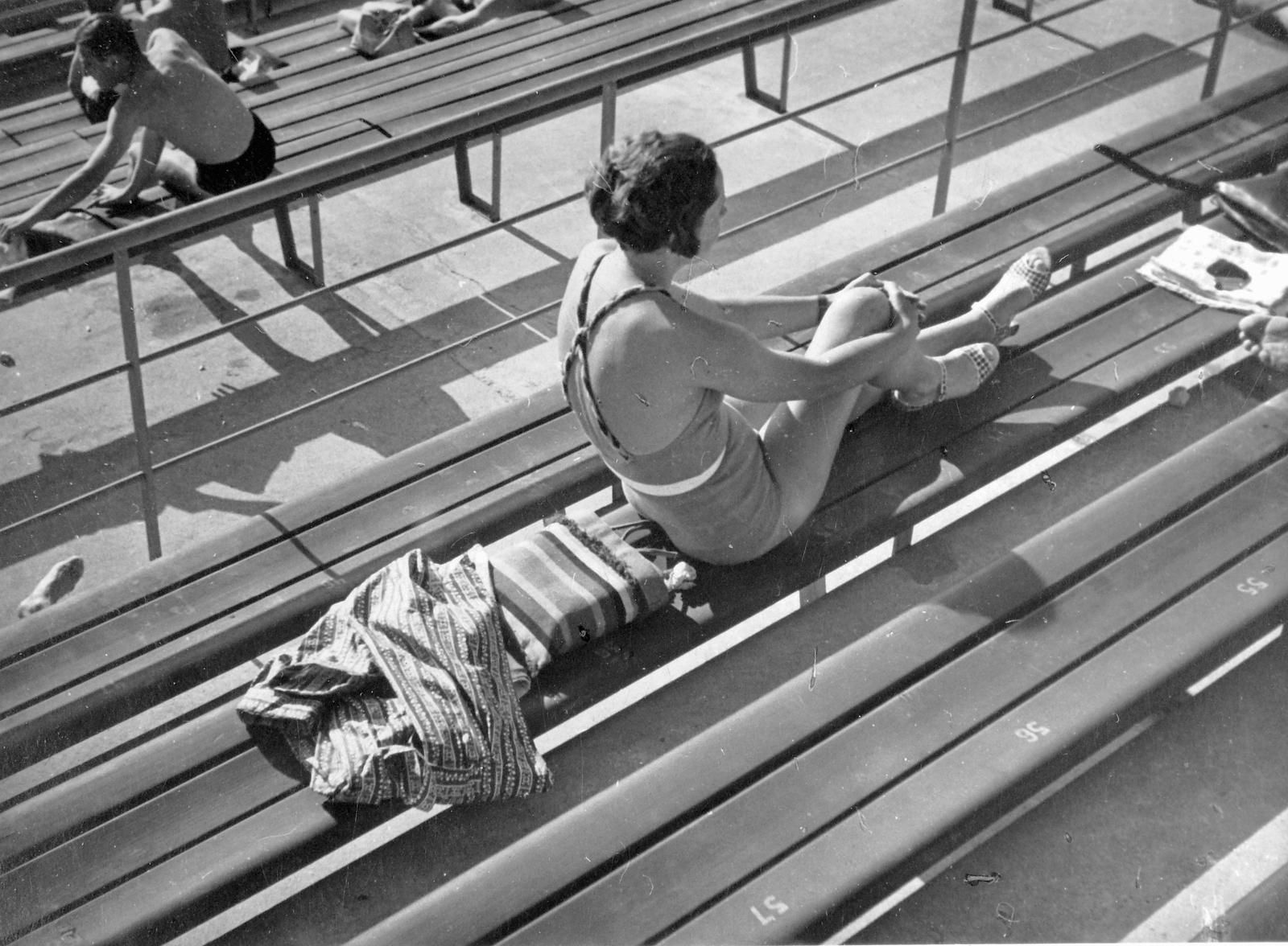 Hungary, Margit Islands, Budapest, Hajós Alfréd Nemzeti Sportuszoda., 1940, Fortepan, bathing suit, genre painting, auditorium, back, Fortepan #7806