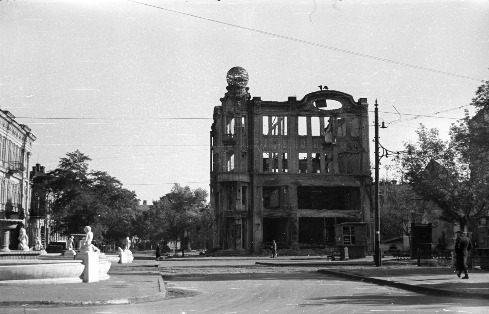 Ukrajna, Dnyipro, Dmitro Javornickij (Marx Károly) sugárút, szemben a II. Vlagyimir (Moszkvai) utca., 1941, Berkó Pál, háborús kár, második világháború, rom, épületkár, Fortepan #78382