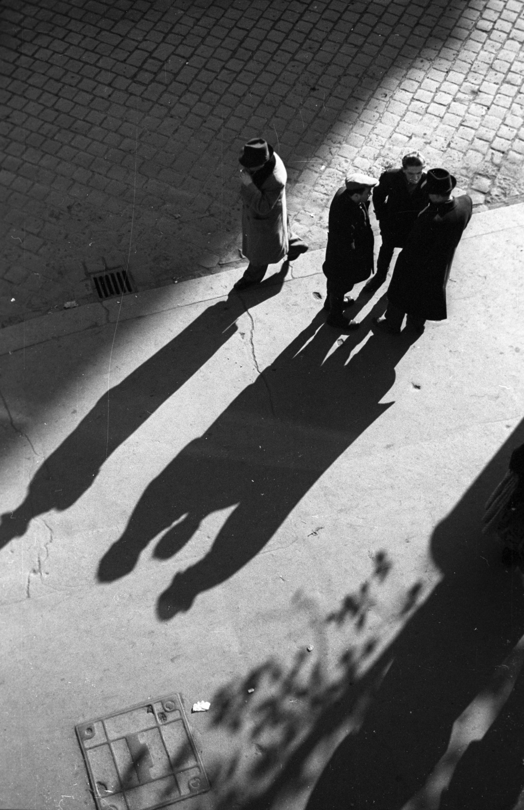 Magyarország, Budapest VII., Rákóczi út - Kazinczy utca sarok., 1946, Berkó Pál, árnyék, Budapest, madártávlat, Fortepan #78456