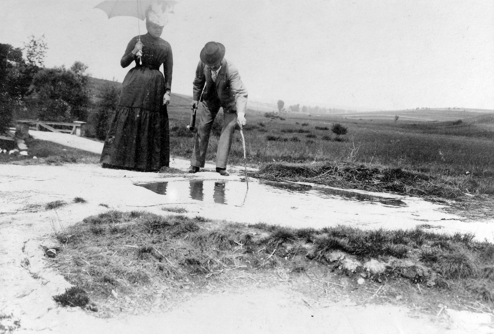 1921, Fortepan, hat, bridge, sunshades, puddle, genre painting, field, man, woman, hillside, Fortepan #7846
