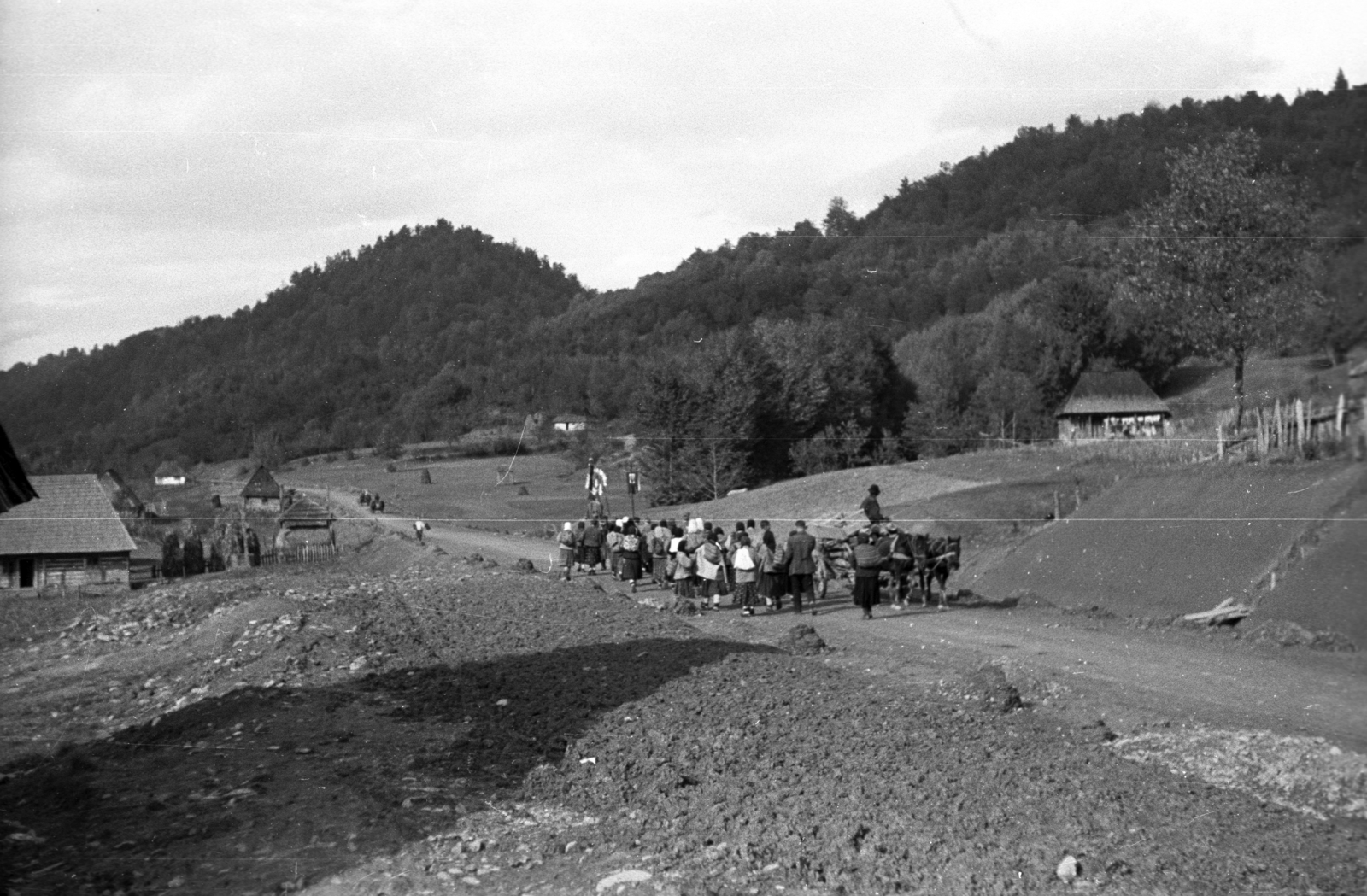 1939, Berkó Pál, horse, chariot, procession, soldier, farmhouse, Fortepan #78564