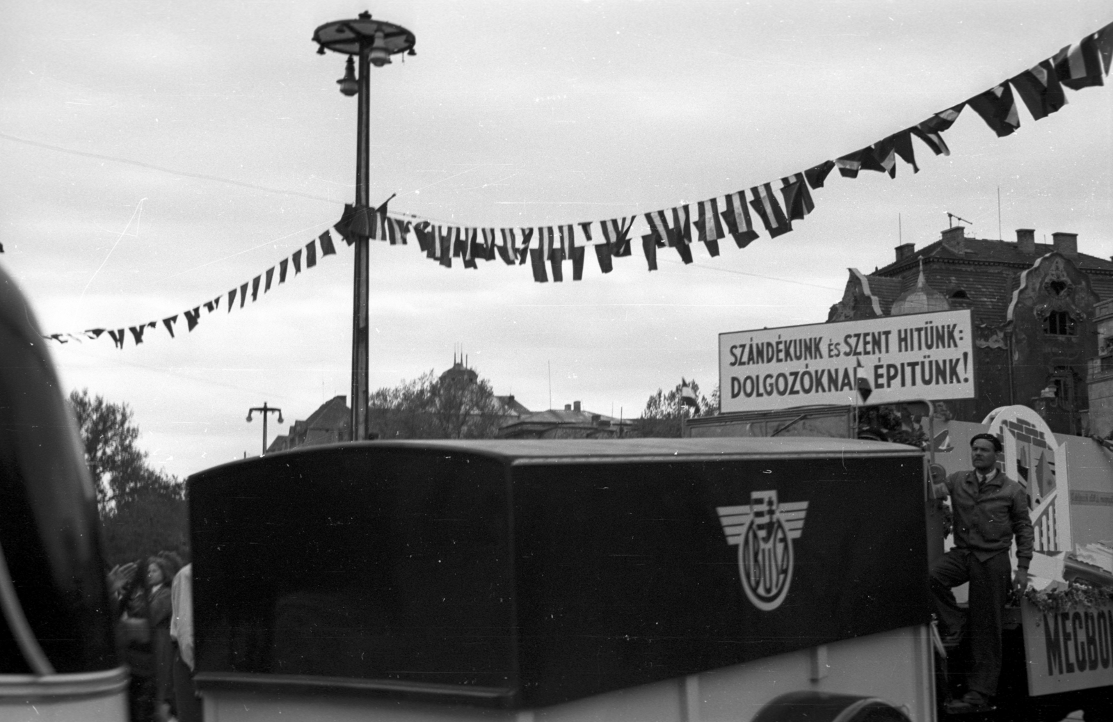 Hungary, Budapest XIV., Hősök tere, május 1-i ünnepség., 1947, Berkó Pál, crest, Budapest, ad truck, slogan, Fortepan #78656