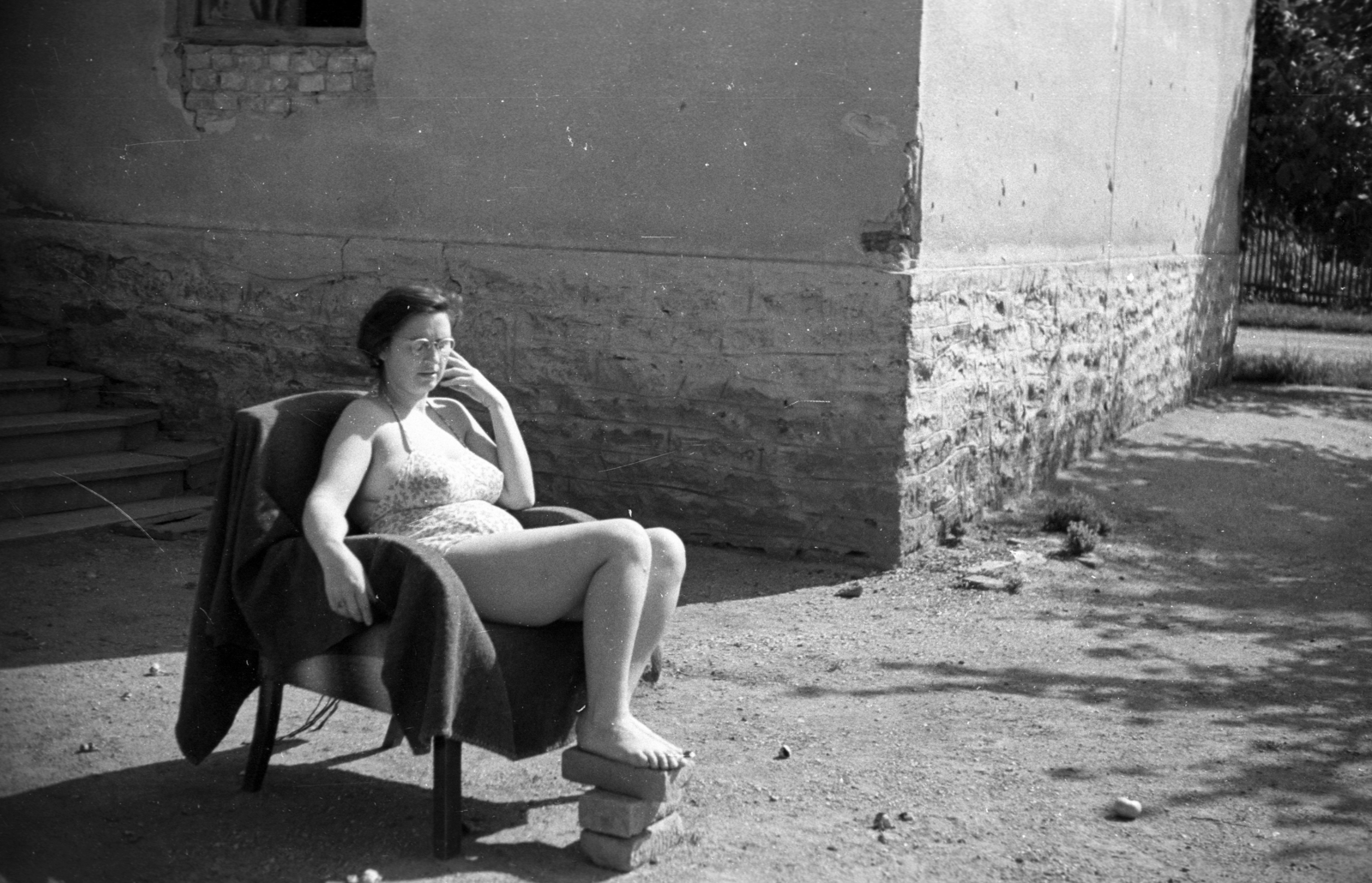 1947, Berkó Pál, brick, lady, sunbathe, Fortepan #78716