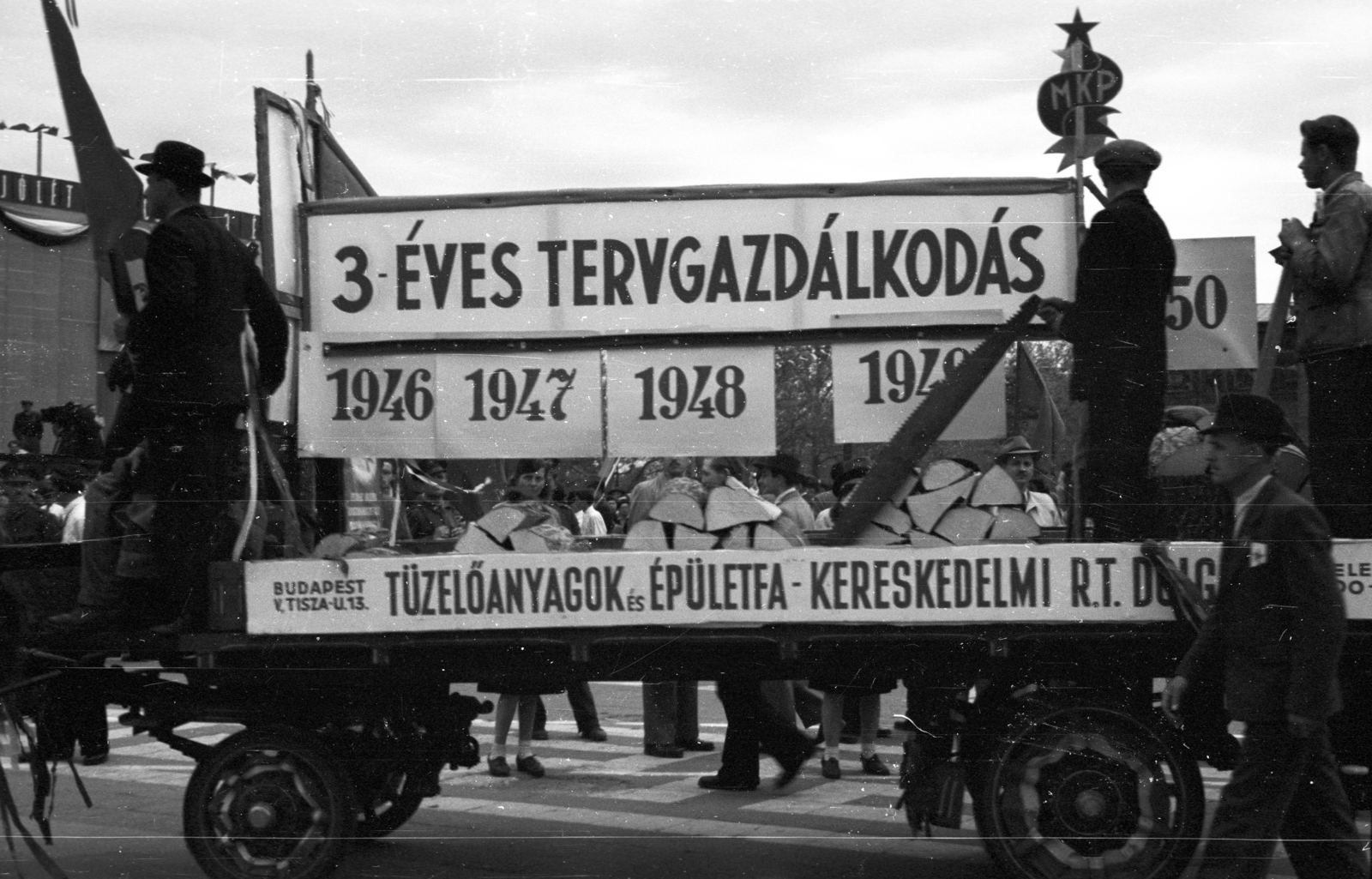 Hungary, Budapest XIV., Hősök tere, május 1-i ünnepség., 1947, Berkó Pál, Budapest, ad truck, firewood, Fortepan #78742