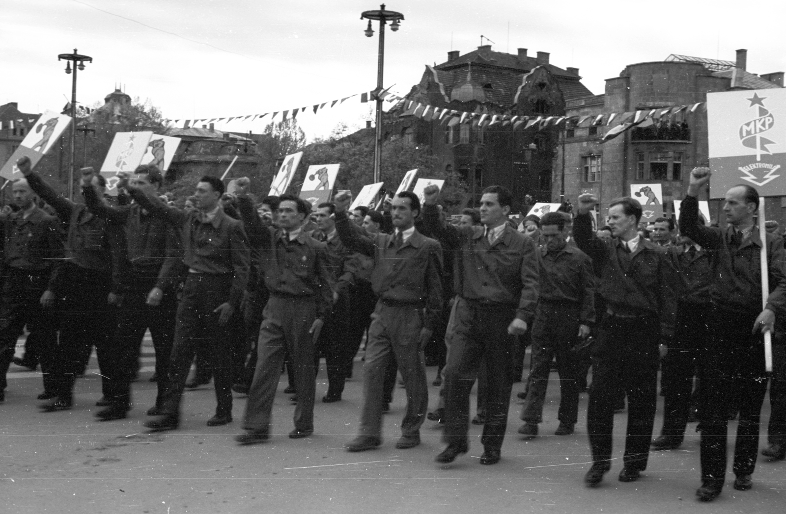 Hungary, Budapest XIV., Hősök tere, május 1-i ünnepség., 1947, Berkó Pál, Budapest, worker, march, Fortepan #78749