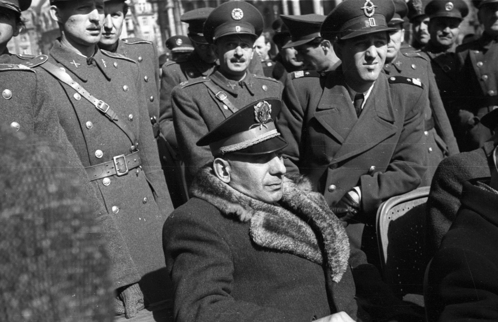 Hungary, Budapest V., Kossuth Lajos tér, március 15-i ünnepség, díszvendégek a Parlament előtt., 1947, Berkó Pál, uniform, Budapest, soldier, Fortepan #78907