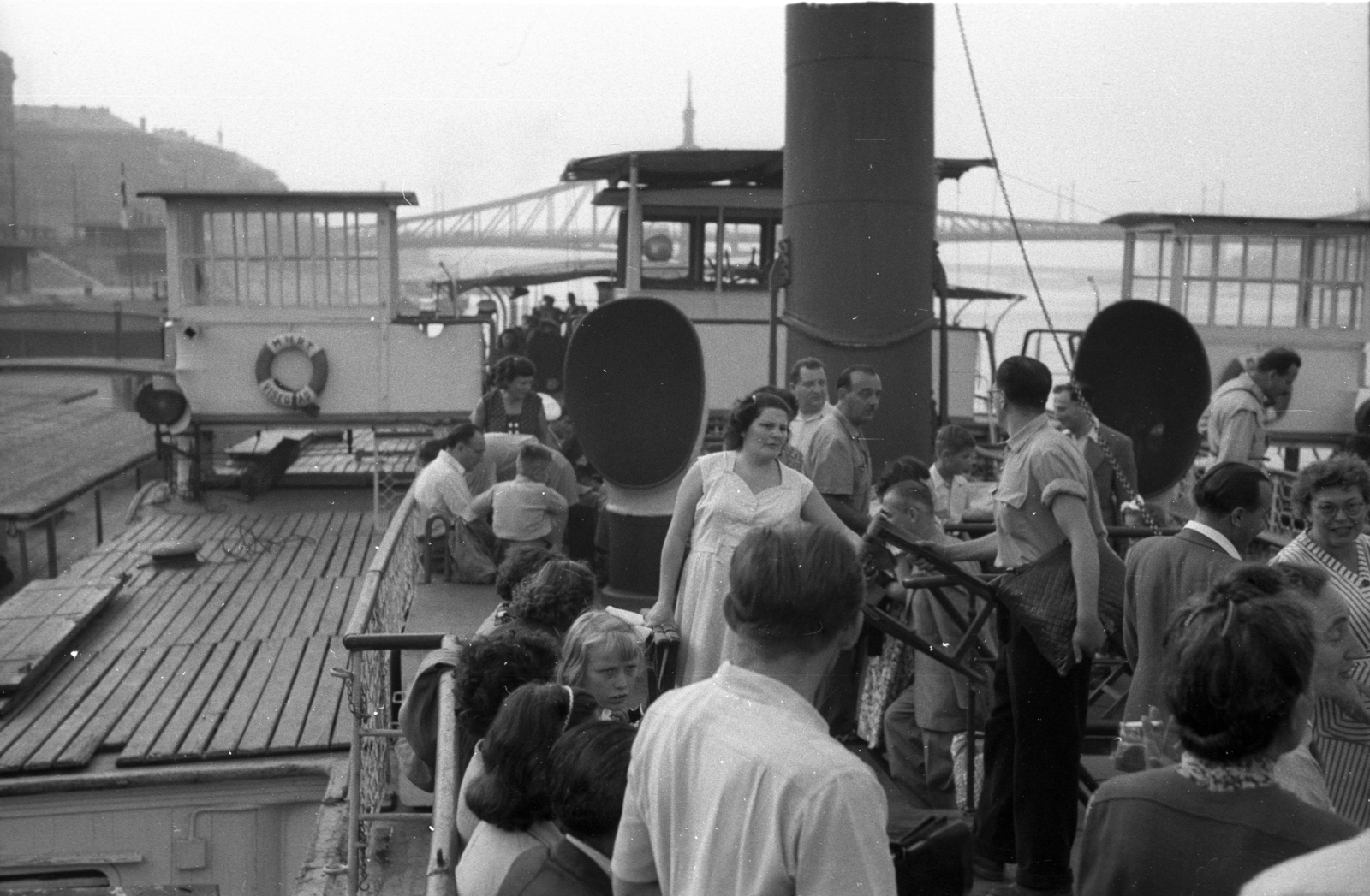 Hungary, Budapest V., Visegrád gőzhajó a Belgrád rakparti hajóállomáson, háttérben a Szabadság híd pesti hídfője., 1956, Berkó Pál, ship, steamboat, Budapest, SZOT Visegrád/Visegrád/Imre ship, Fortepan #78995