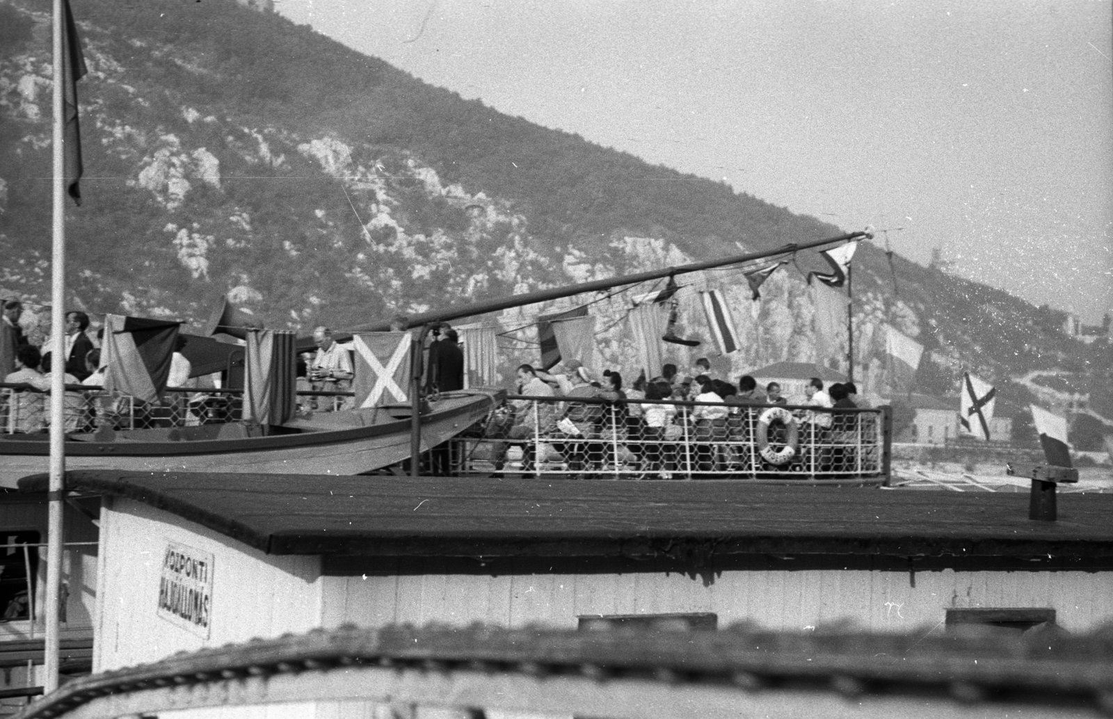 Hungary, Budapest V., Visegrád gőzhajó a Belgrád rakparti hajóállomáson, háttérben a Gellért-hegy., 1956, Berkó Pál, ship, steamboat, boat station, Budapest, SZOT Visegrád/Visegrád/Imre ship, Fortepan #78996