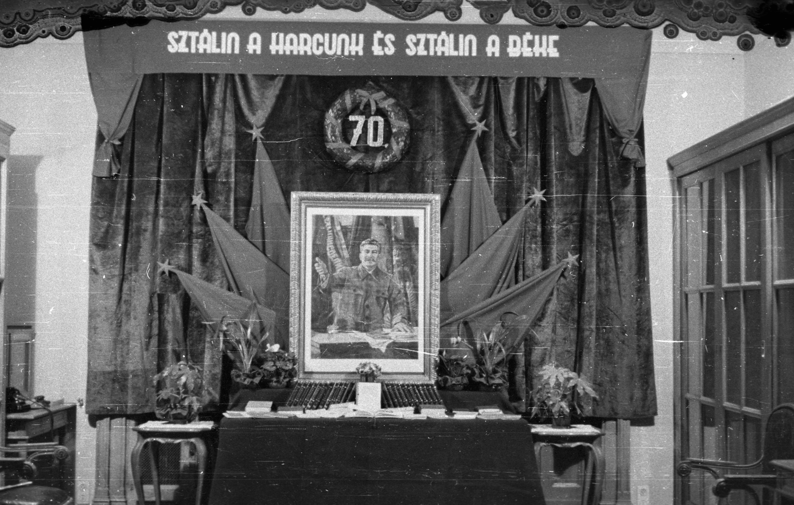 1948, Berkó Pál, furniture, political decoration, telephone, painting, interior, decoration, arm chair, Joseph Stalin portrayal, Fortepan #79003
