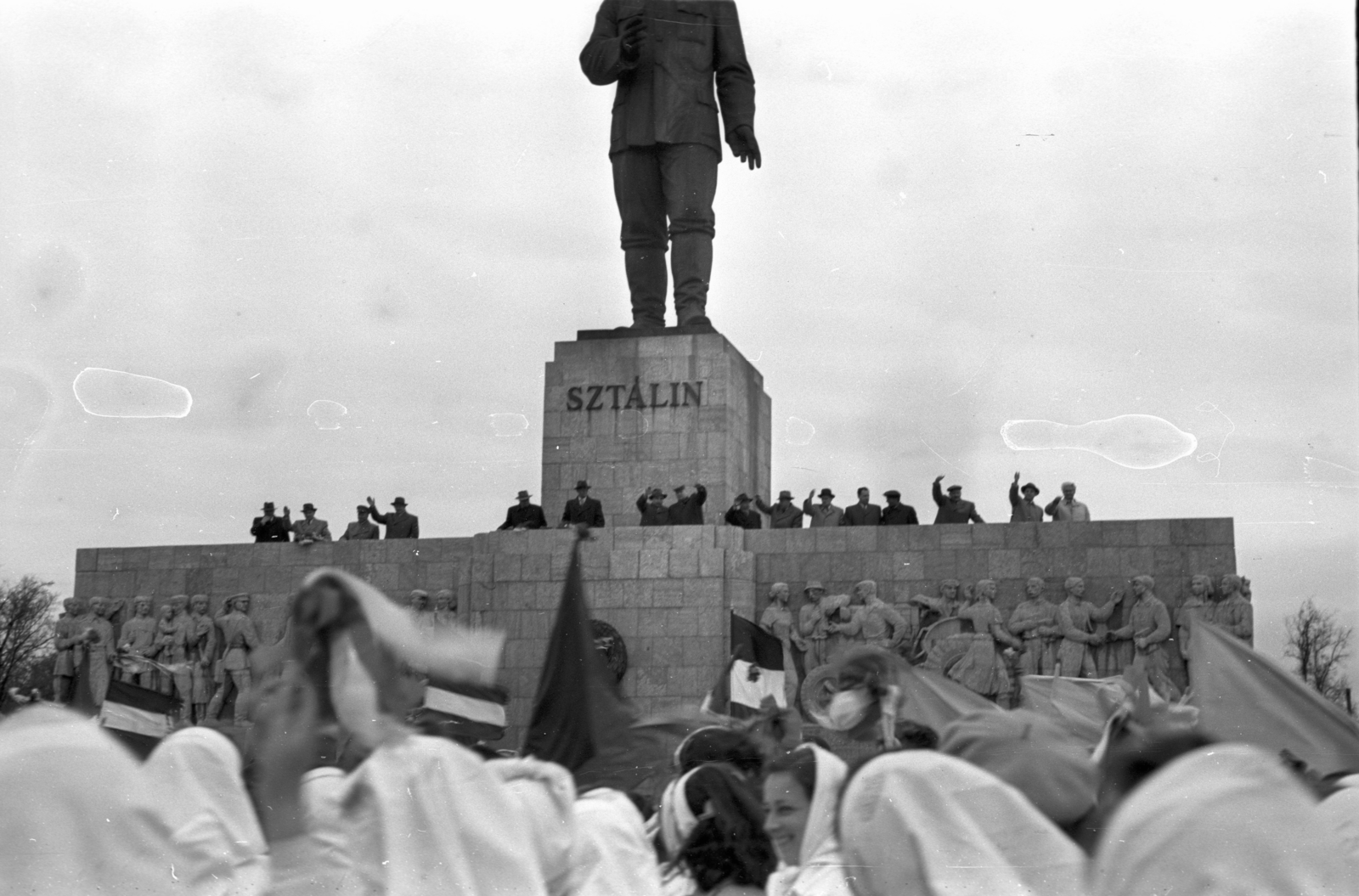 Hungary, Budapest XIV., Ötvenhatosok tere (Sztálin tér), Sztálin szobor., 1955, Berkó Pál, grandstand, Joseph Stalin portrayal, Budapest, Fortepan #79018