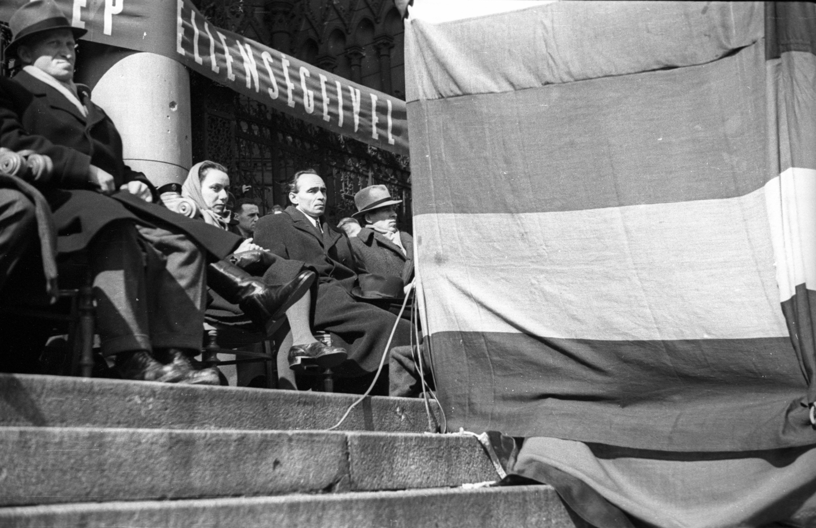 Hungary, Budapest V., Kossuth Lajos tér, március 15-i ünnepség, díszvendégek a Parlament előtt., 1947, Berkó Pál, Budapest, politician, Fortepan #79040