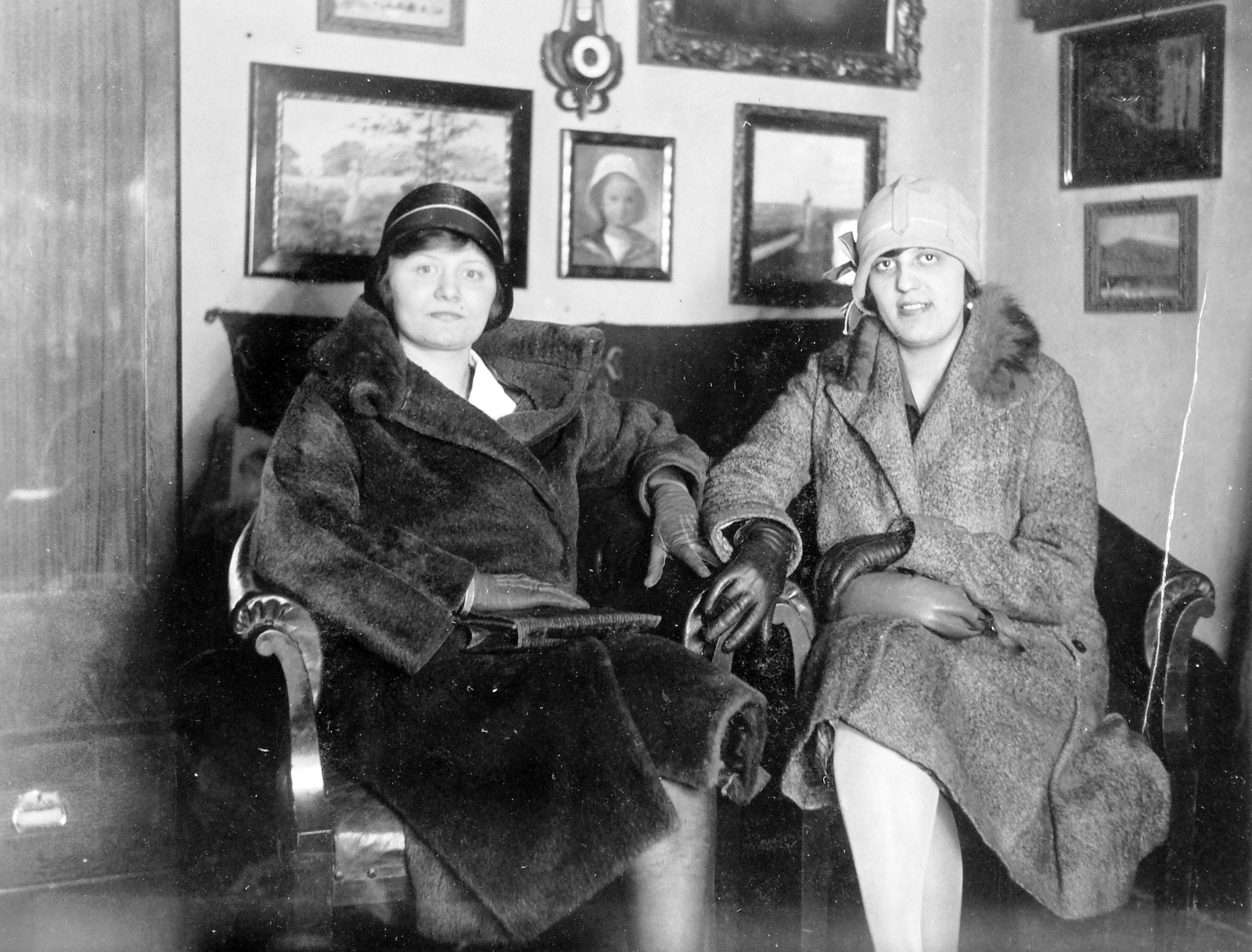 1933, Fortepan, fashion, hat, women, painting, interior, fur coat, double portrait, Fortepan #7907