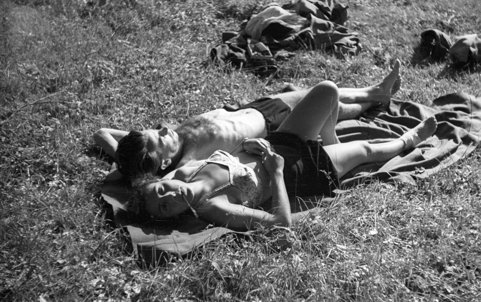 1946, Berkó Pál, hairy chest, hands behind the head, sunbathe, relaxation, grass, Fortepan #79211