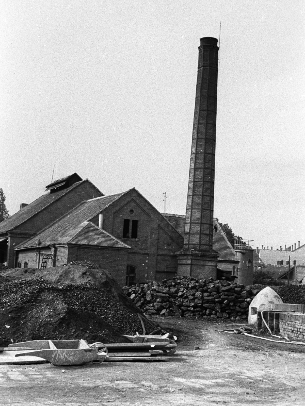 Hungary, Szombathely, Légszeszgyár., 1946, Berkó Pál, chimney, Fortepan #79217
