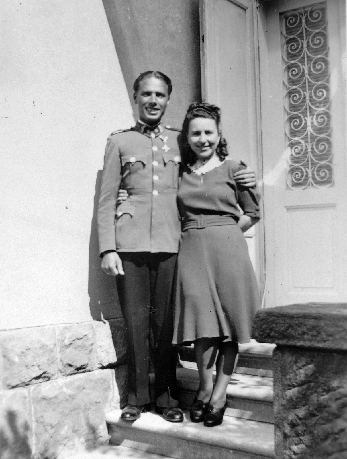 1943, Fortepan, man and woman, medal, arms around shoulders, Fortepan #7942