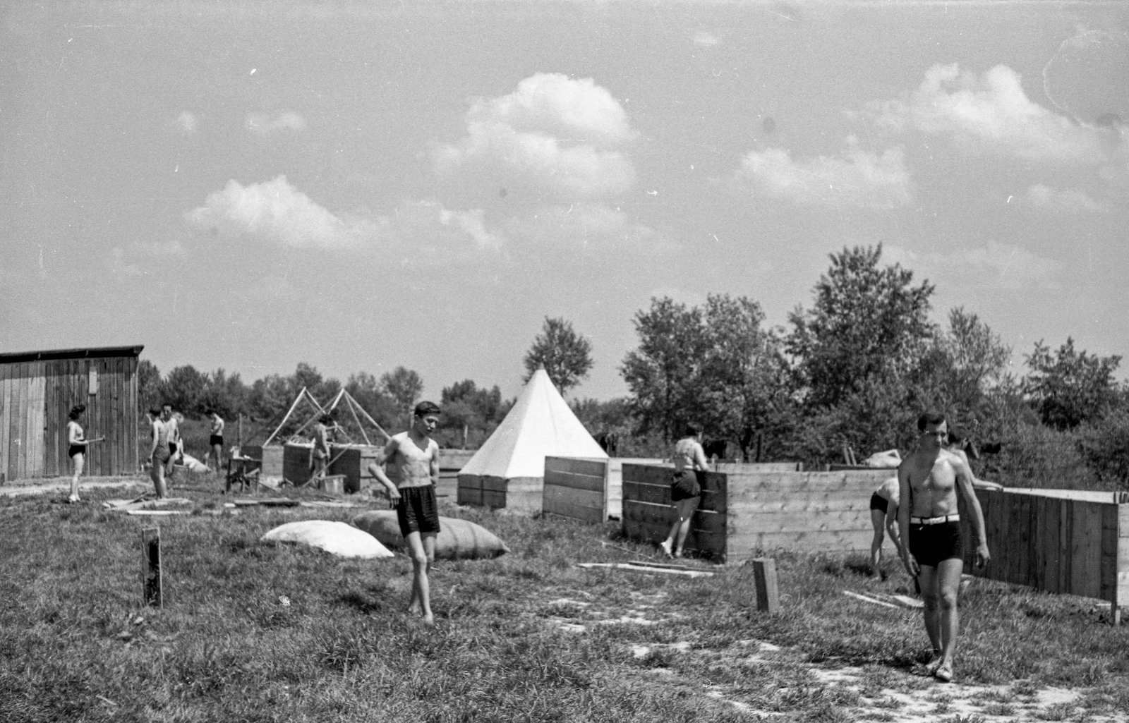 1946, Berkó Pál, sátor, szalmazsák, fiúk, Fortepan #79529