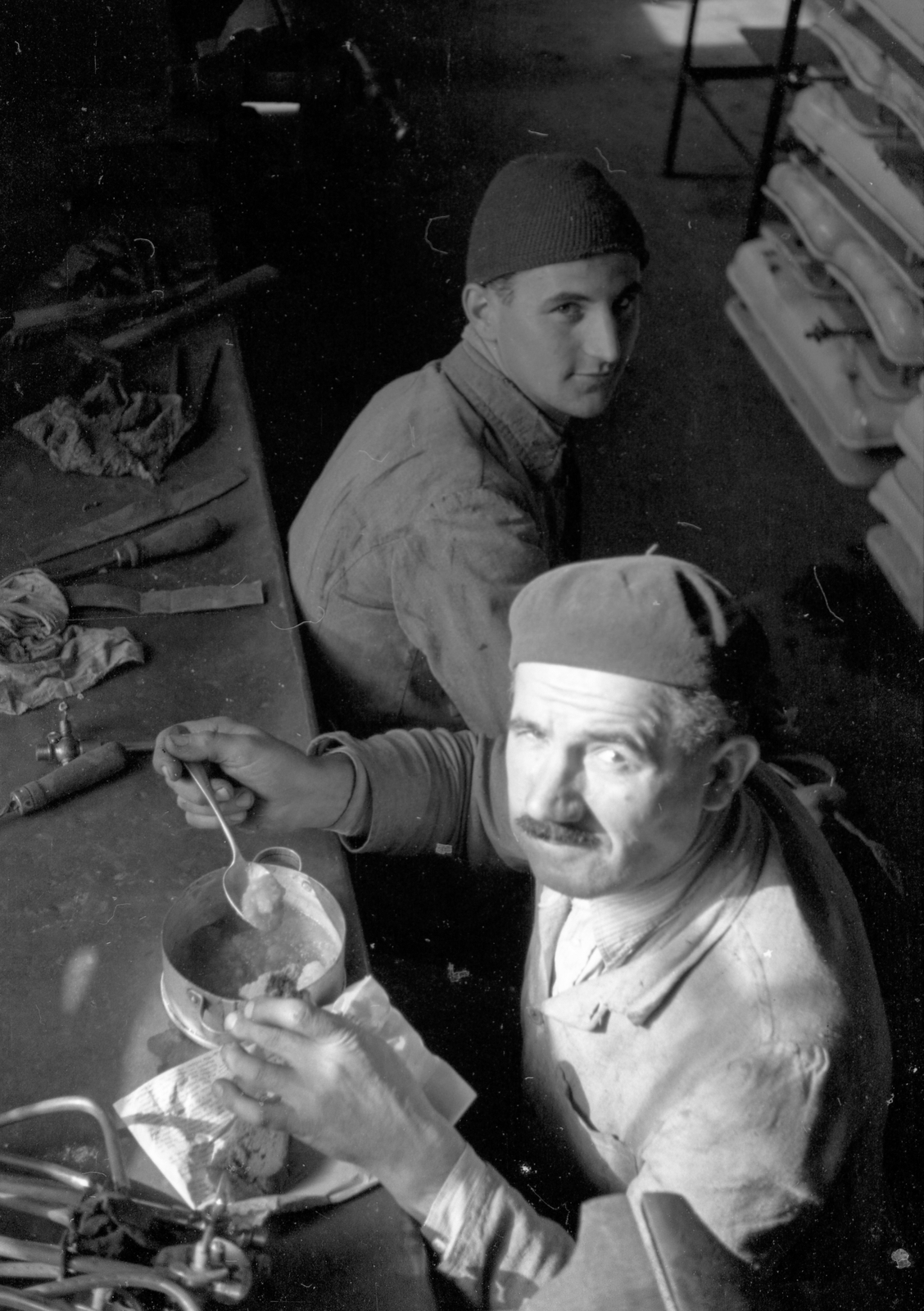 1949, Berkó Pál, pot, soup, beret, plan view, table, meal, worker, Fortepan #79537