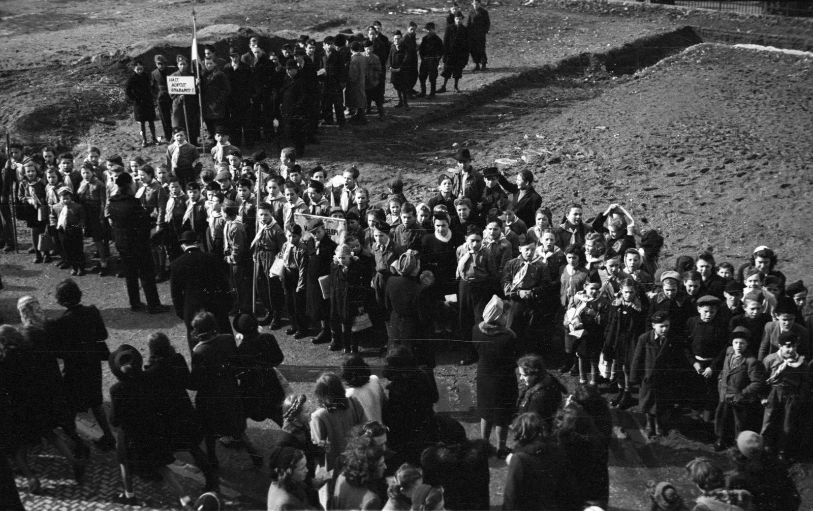 Hungary, Budapest VIII., Múzeumkert, március 15-i ünnepség., 1947, Berkó Pál, Budapest, kids, march, Fortepan #79553