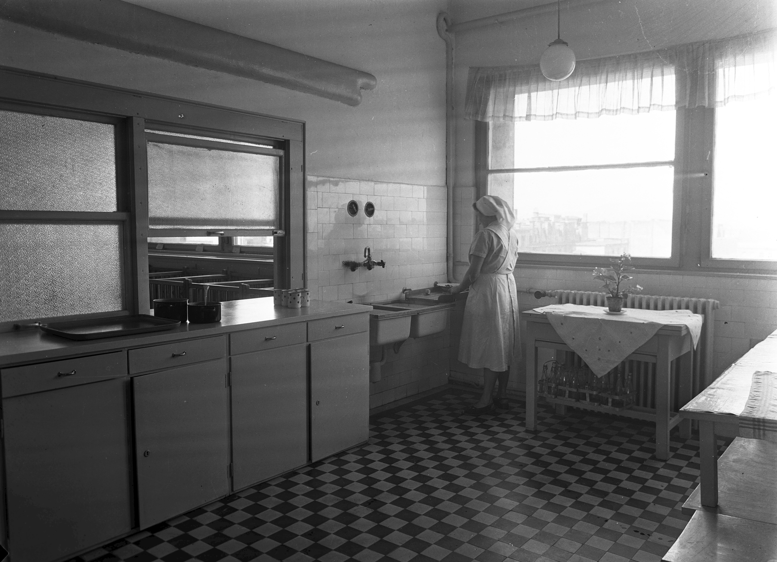 Hungary, Budapest VII., Dob utca 75-81., KPM (Közlekedés- és Postaügyi Minisztérium), VII. emeleti konyha., 1950, UVATERV, kitchen, interior, Budapest, Fortepan #79598